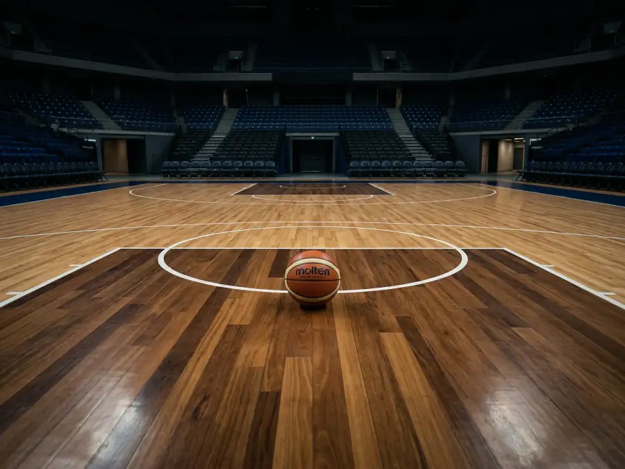 Cancha vacia de baloncesto NBA con balon en el centro
